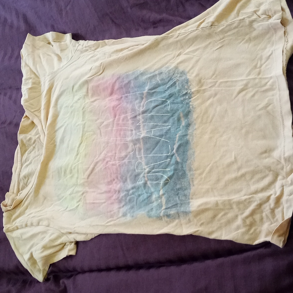 Tee shirt, "follow your dreams"